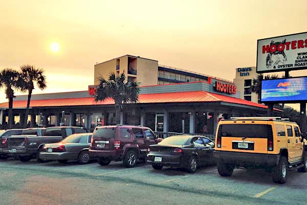 Hooters – Panama City Beach