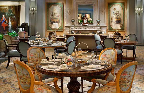 Le Salon at the Windsor Court Hotel – New Orleans